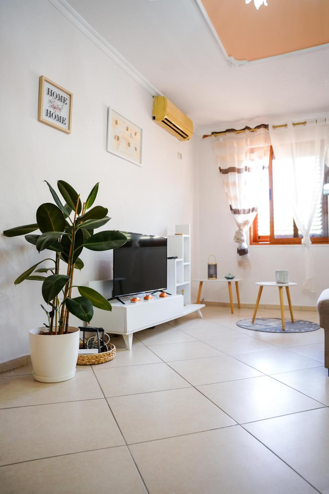Tirana Centre Lions Gate 1 Apartment Buitenkant foto